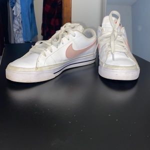 Nike shows size 8 in women’s